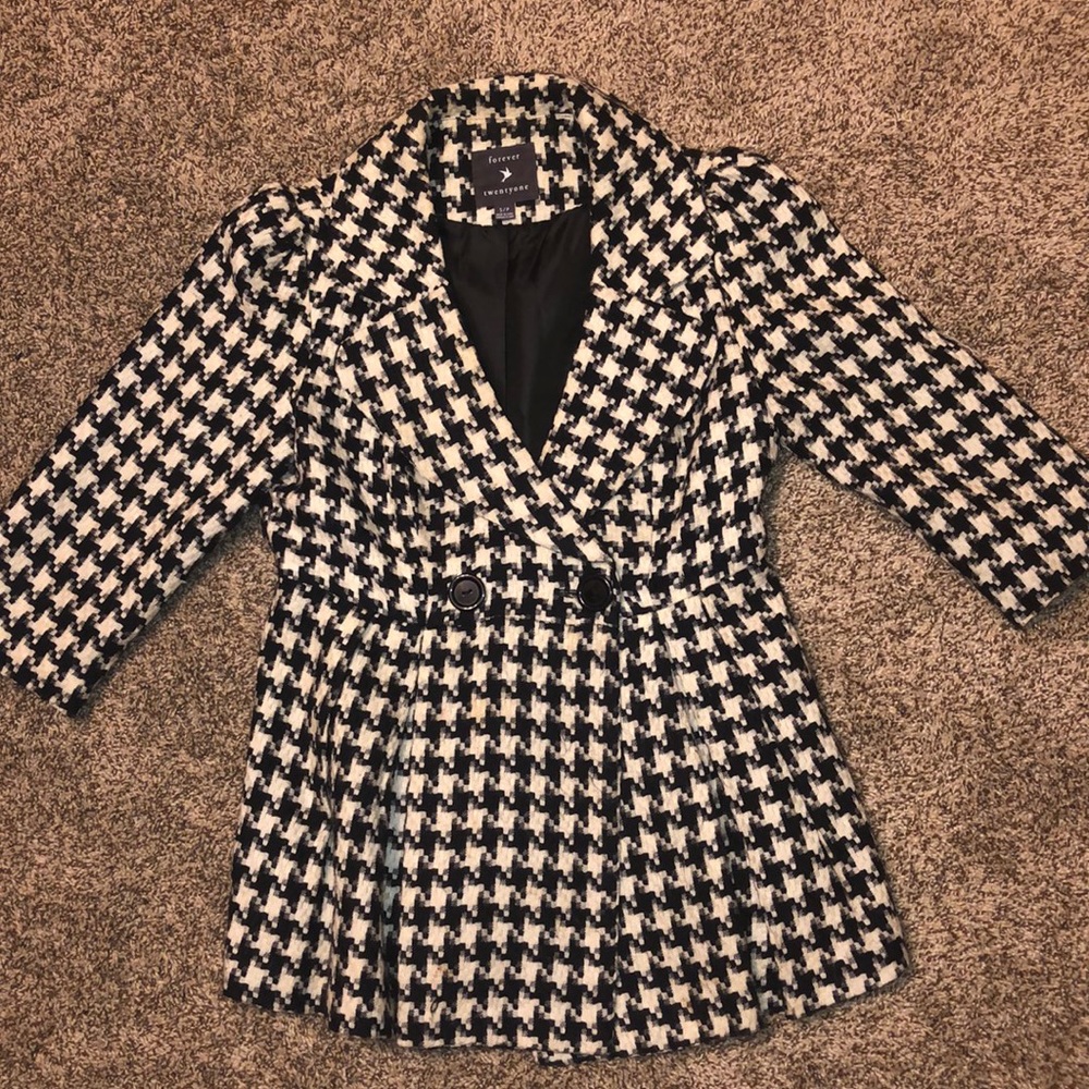 Black and white pattern jacket